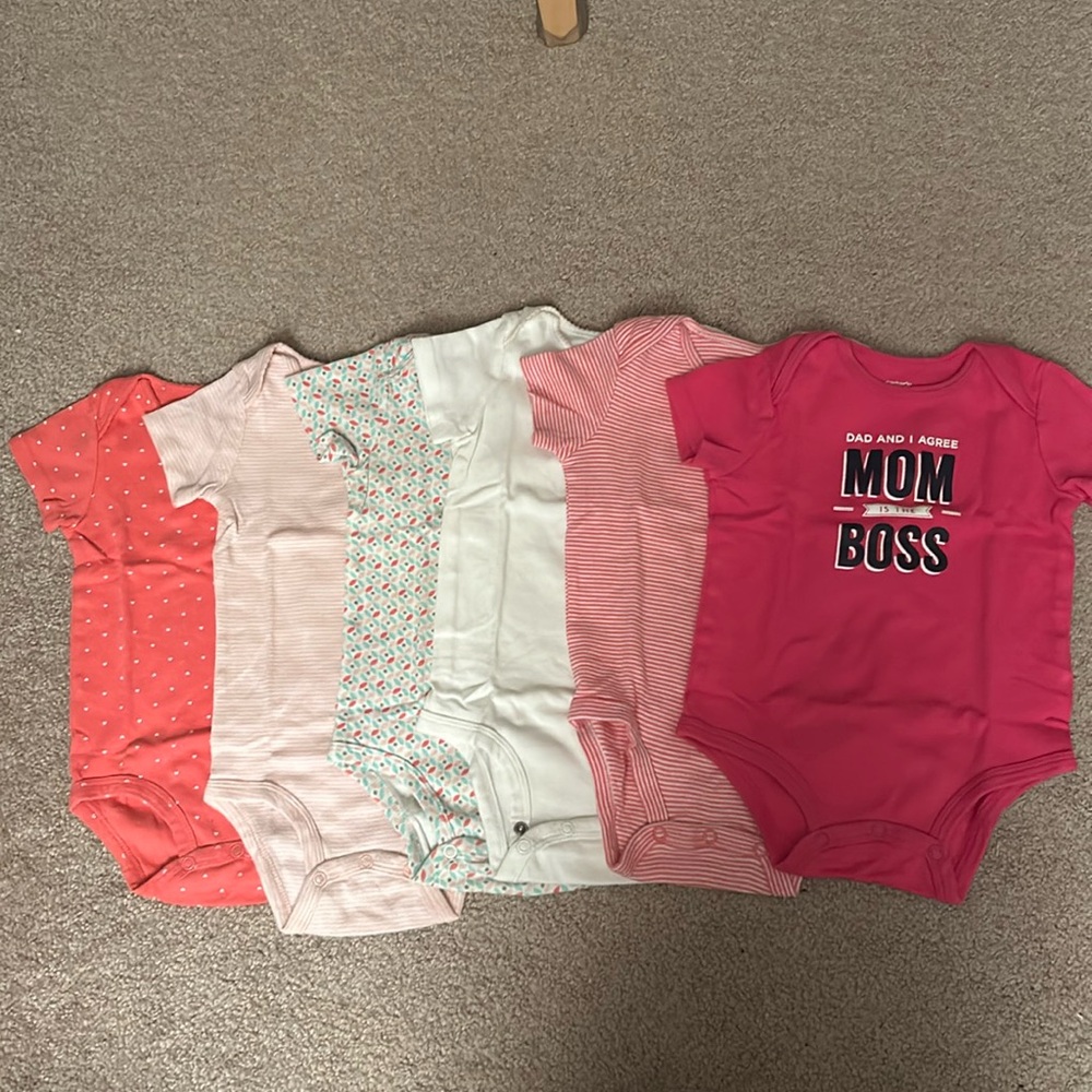 6 Carter’s onesies, 18 months